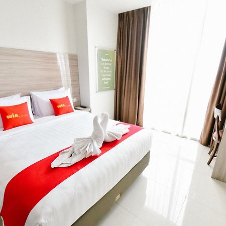 Win Grand Hotel Бекаси Экстерьер фото